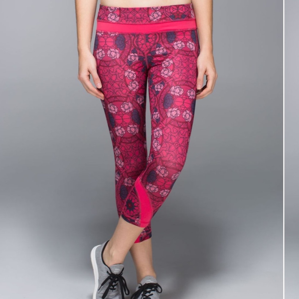 Lululemon Run: Inspire Crop II- All Full on Luxtreme Size 6
